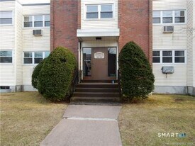 36 Thompson Rd in Manchester, CT - Building Photo