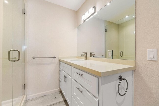 200 E Racquet Club Rd, Unit 54 in Palm Springs, CA - Building Photo - Building Photo