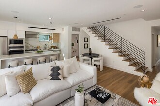 1247 1/2 W Bellevue Ave in Los Angeles, CA - Building Photo - Building Photo