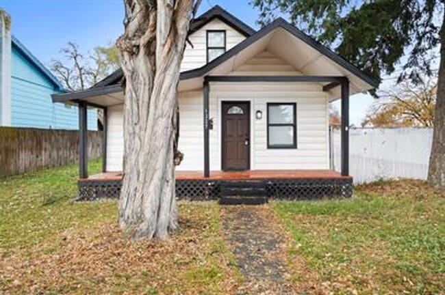 property at 1327 E Walton Ave