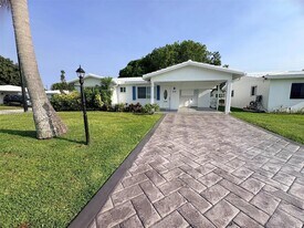 310 Leisure Blvd in Pompano Beach, FL - Building Photo