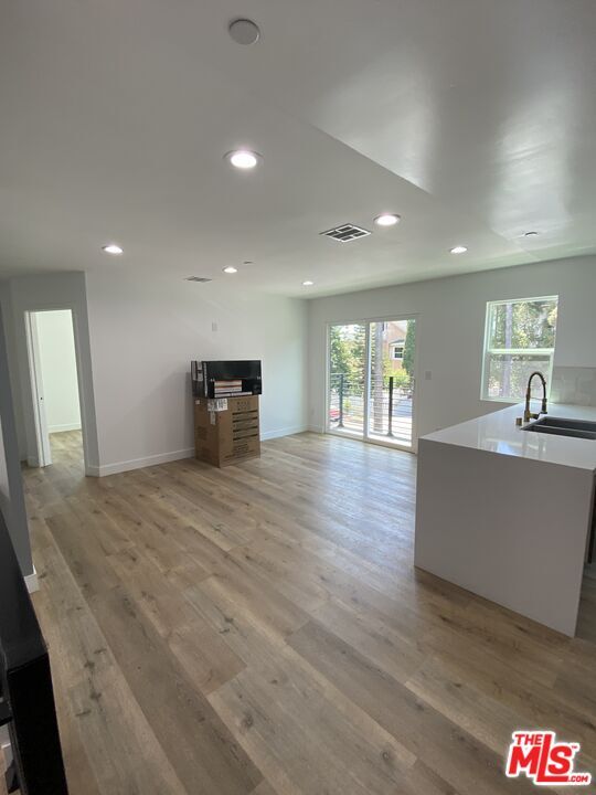 1552 Winona Blvd in Los Angeles, CA - Building Photo - Building Photo