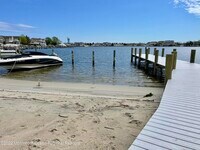 200 Pershing Blvd photo'