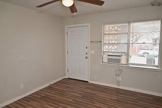 600 E 1st St in Burkburnett, TX - Building Photo - Building Photo