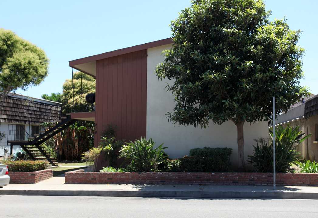 218 Chicago Ave in Huntington Beach, CA - Foto de edificio