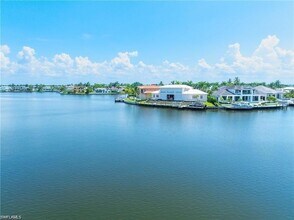 3070 Gulf Shore Blvd N in Naples, FL - Building Photo - Building Photo