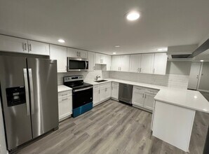 5530 N Mango Ave-Unit -G in Chicago, IL - Foto de edificio - Building Photo