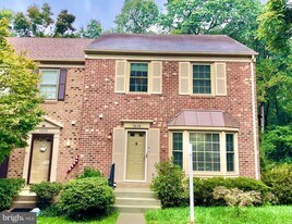 5638 Sutherland Ct in Burke, VA - Building Photo