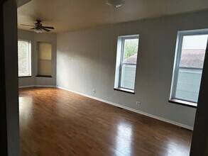 2235 S Avers Ave in Chicago, IL - Building Photo - Building Photo