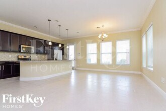5948 Village Center Dr in Fish Hawk, FL - Building Photo - Building Photo