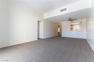 7100 W Pirates Cove Rd, Unit 2089 in Las Vegas, NV - Foto de edificio - Building Photo