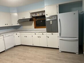 927 Wicks Ln in Billings, MT - Building Photo - Building Photo