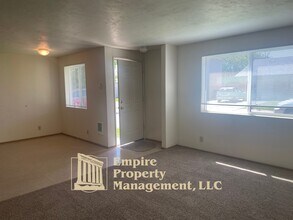 4143 Marshall Ave in Eugene, OR - Building Photo - Building Photo