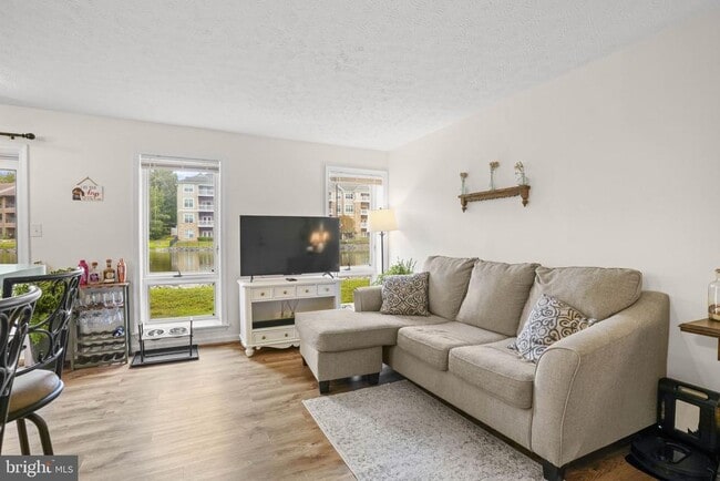 property at 44759 Woodlake Ct