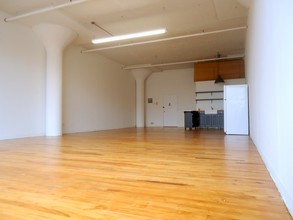 144 Spencer St in Brooklyn, NY - Building Photo - Interior Photo