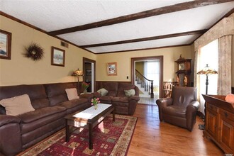 257 Park Ave in Huntington, NY - Building Photo - Building Photo
