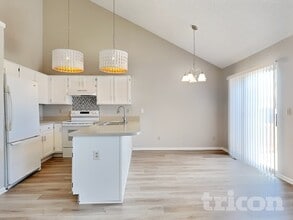 12617 Julian St in Broomfield, CO - Foto de edificio - Building Photo