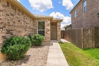 17005 Gibbons Path in Round Rock, TX - Building Photo - Building Photo