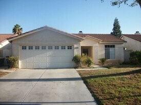 10620 Petalo Dr in Bakersfield, CA - Building Photo