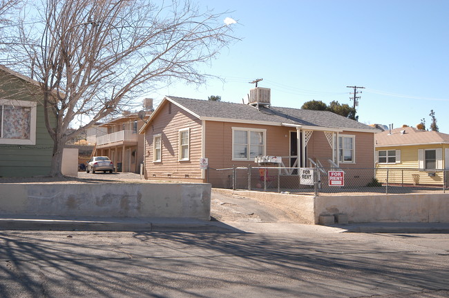 560 W Fredricks St in Barstow, CA - Building Photo - Building Photo