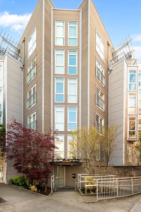 103 Bellevue Ave E in Seattle, WA - Building Photo