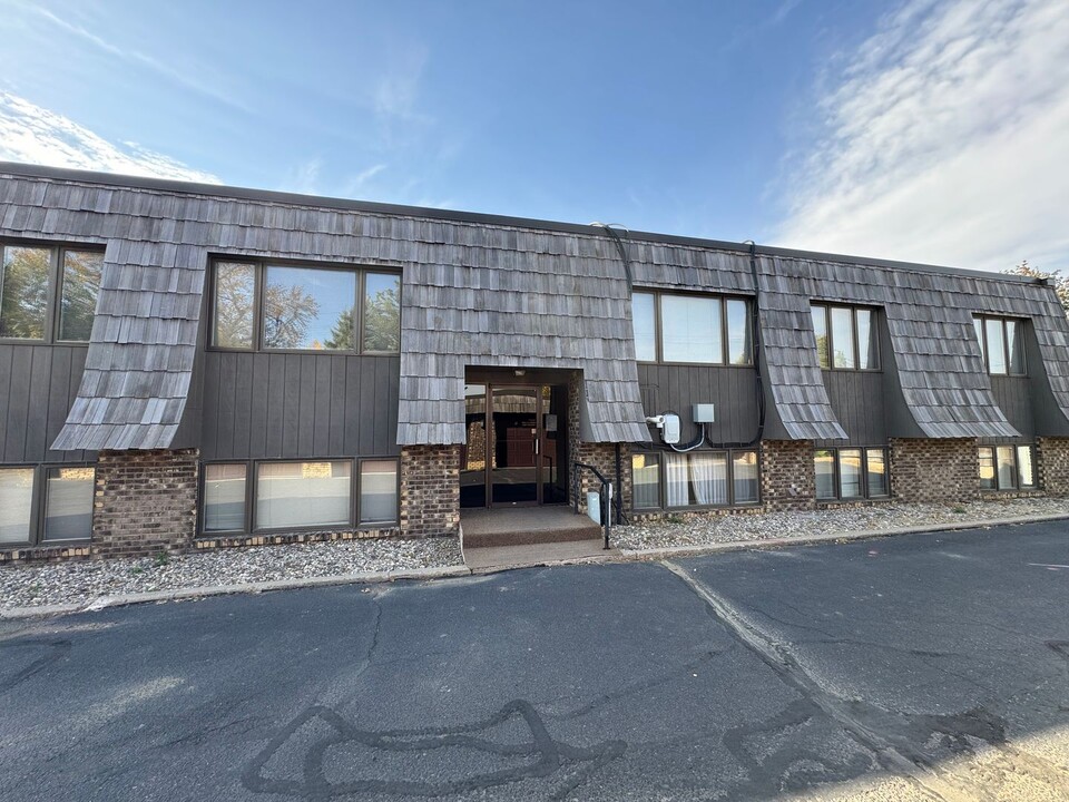 2316 S Cliff Ave in Sioux Falls, SD - Building Photo