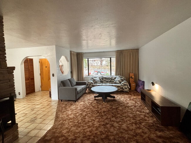 property at 109 N Washington Dr