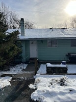 170 Cottage Ln in Stroudsburg, PA - Building Photo