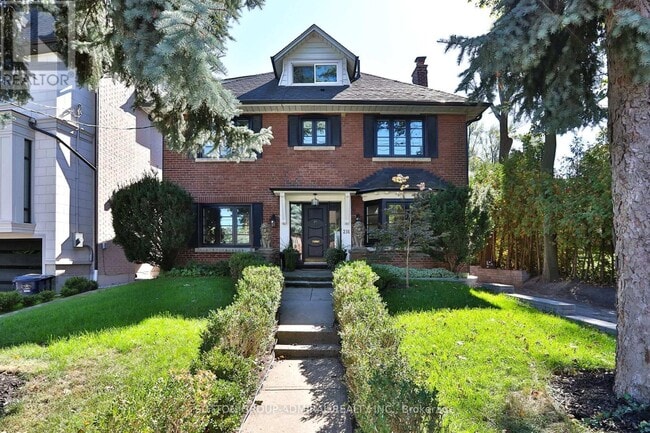 214 Dinnick Crescent in Toronto, ON - Building Photo - Building Photo
