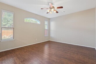 10512 Wylie Dr in Austin, TX - Building Photo - Building Photo