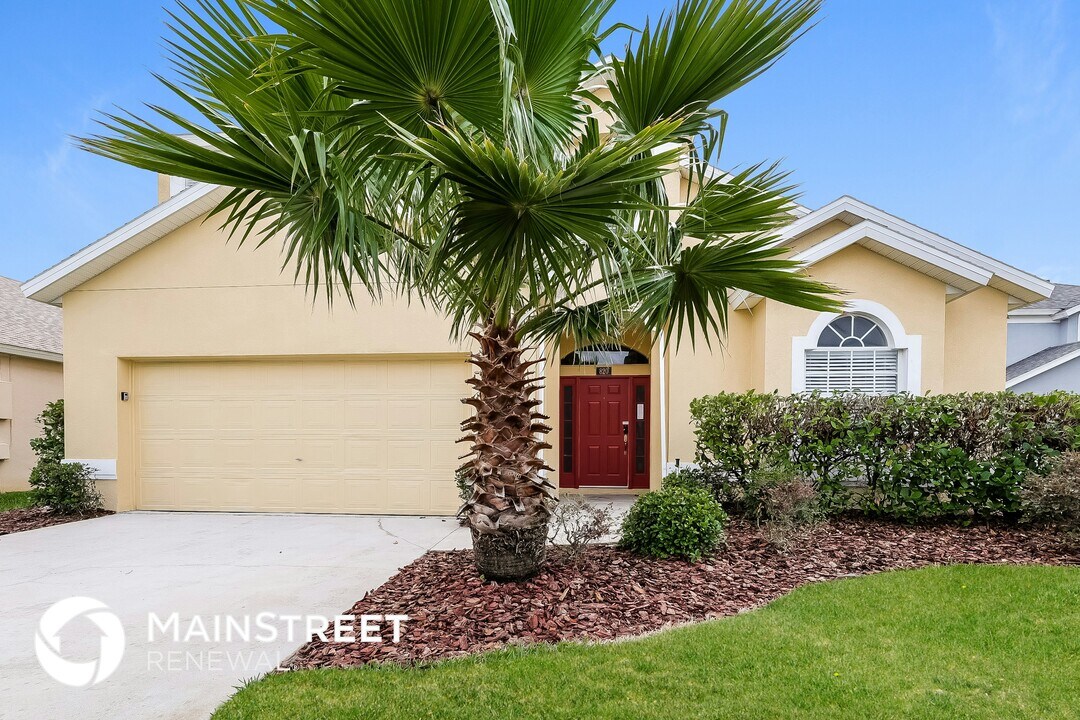 820 Corvina Dr in Davenport, FL - Building Photo