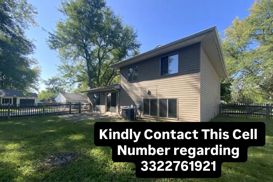 1029 Surrey Ct in Joliet, IL - Building Photo