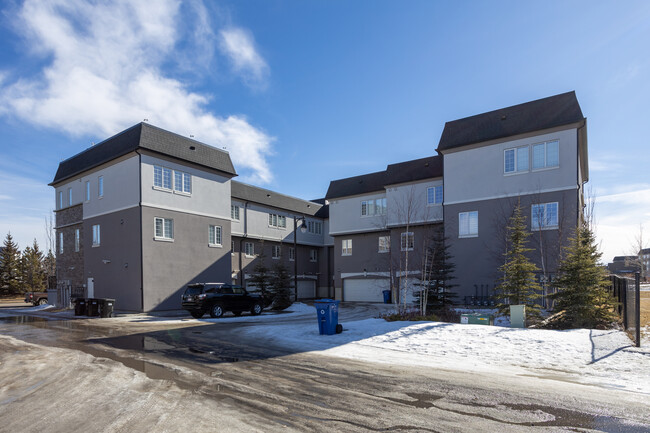 356 Quarry Park Blvd SE in Calgary, AB - Building Photo - Building Photo