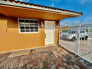 666 W 17th St in Hialeah, FL - Building Photo - Building Photo