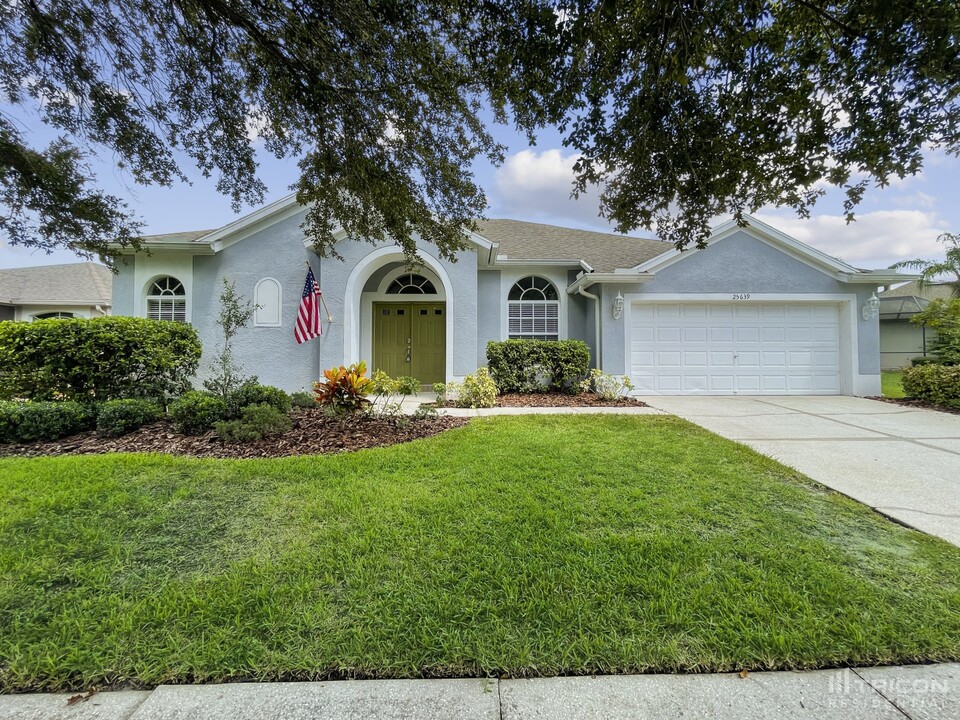 25639 Risen Star Dr in Wesley Chapel, FL - Building Photo