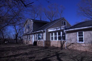 13070 New Halls Ferry Road in Florissant, MO - Building Photo