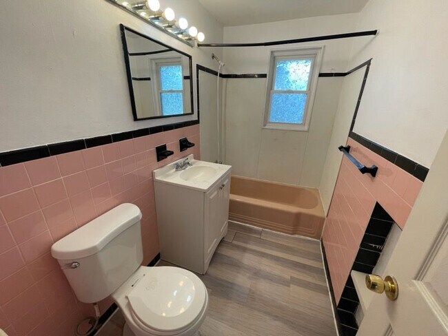 128 Park St in Manchester, CT - Building Photo - Building Photo
