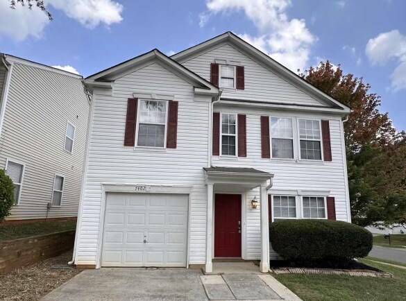 7402 Lady Liberty Ln in Charlotte, NC - Building Photo