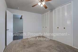 847 Boulder Dr in Universal City, TX - Foto de edificio - Building Photo