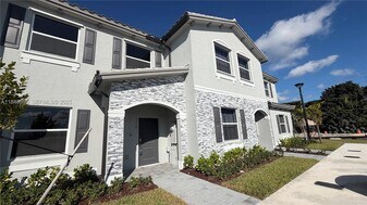 1178 SE 2nd St in Florida City, FL - Building Photo