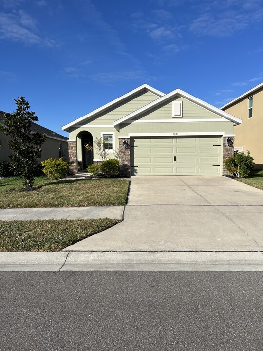 3833 Golden Oriole Pkwy in Sarasota, FL - Foto de edificio