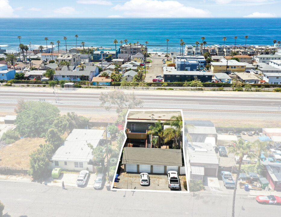 909 S Cleveland St in Oceanside, CA - Building Photo