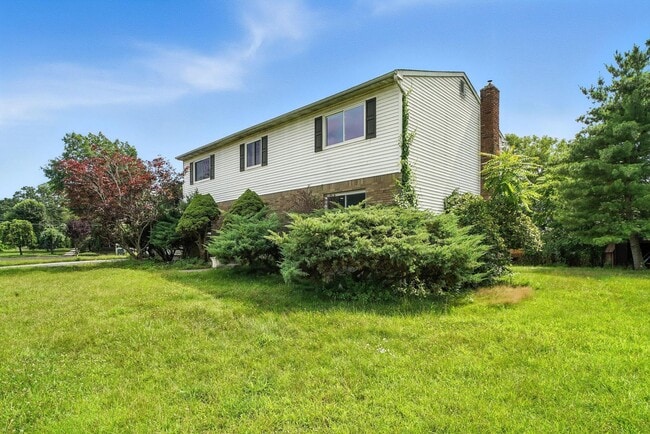 3 Gumwood Dr in Goshen, NY - Building Photo - Building Photo