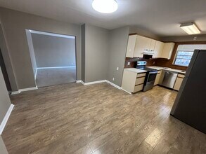 333 Erb St. W in Waterloo, ON - Building Photo - Building Photo