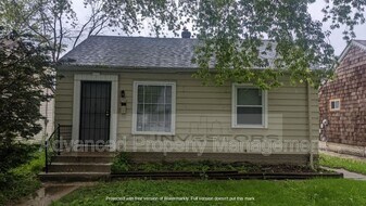 4740 N 22nd St in Milwaukee, WI - Building Photo