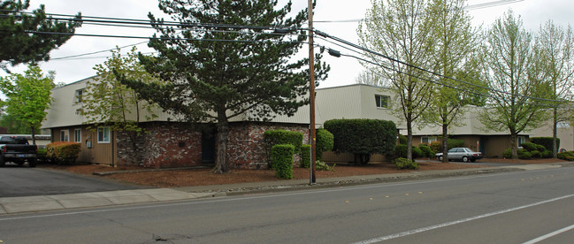 1405-1435 NW Kings Blvd in Corvallis, OR - Building Photo - Building Photo