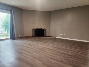 3339 S Monaco St Pkwy in Denver, CO - Building Photo - Building Photo