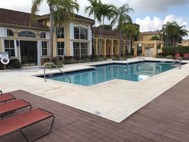 150 NW 96th Ave in Pembroke Pines, FL - Building Photo - Building Photo