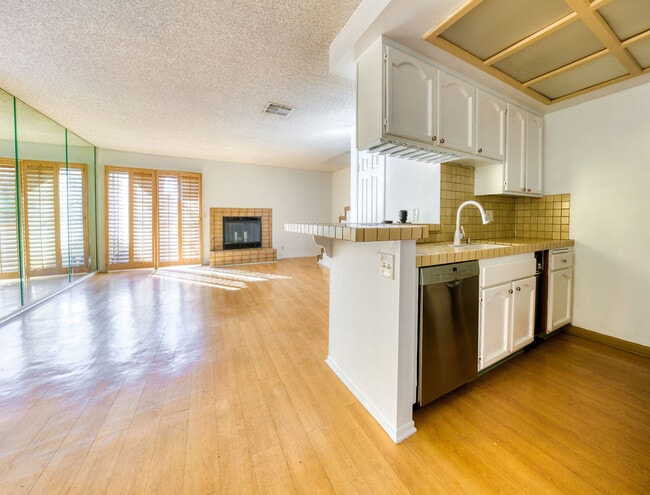 property at 1040 N Gardner St