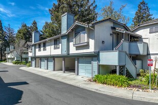Ridgewood Manor in Fremont, CA - Building Photo